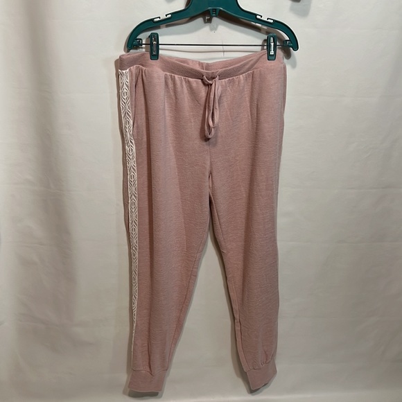 !!3 FOR $25 -- FN by Flora Nikrooz Pink and White Lace Lounge Set - Picture 2 of 11